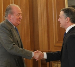 Su Majestad el Rey recibe el saludo del lehendakari del Gobierno Vasco, Iñigo Urkullu